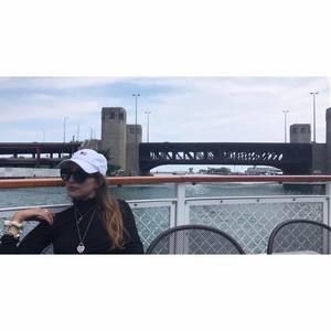 Meet your Posher, Stephie